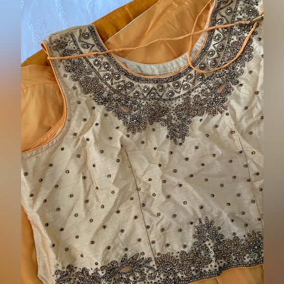 Lehenga party wear - Picture 3 of 5